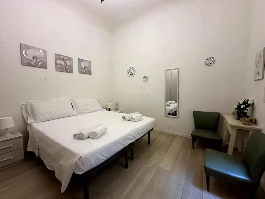 Comfortable House In Centro Storico Florence Apartment