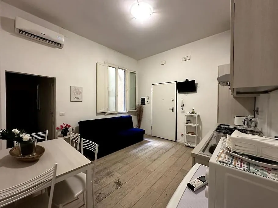 Apartment Comfortable House In Centro Storico Florence Italy
